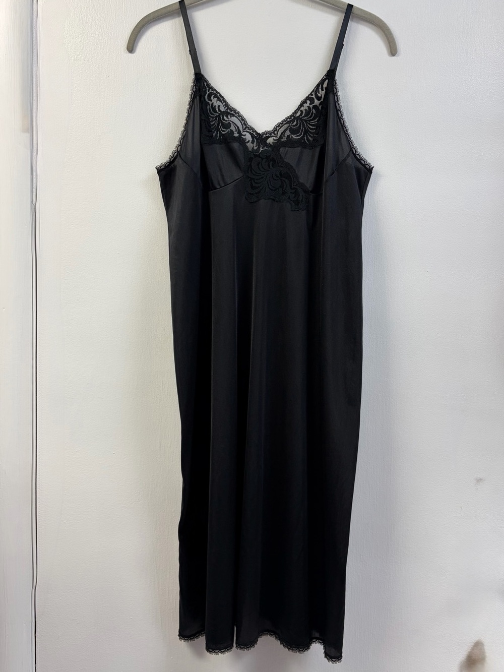 Cabernet Vintage Black Lace-Trim Slip